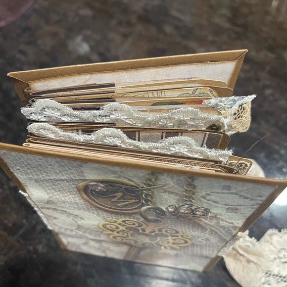 Mini Junk journal - Picture 7 of 10